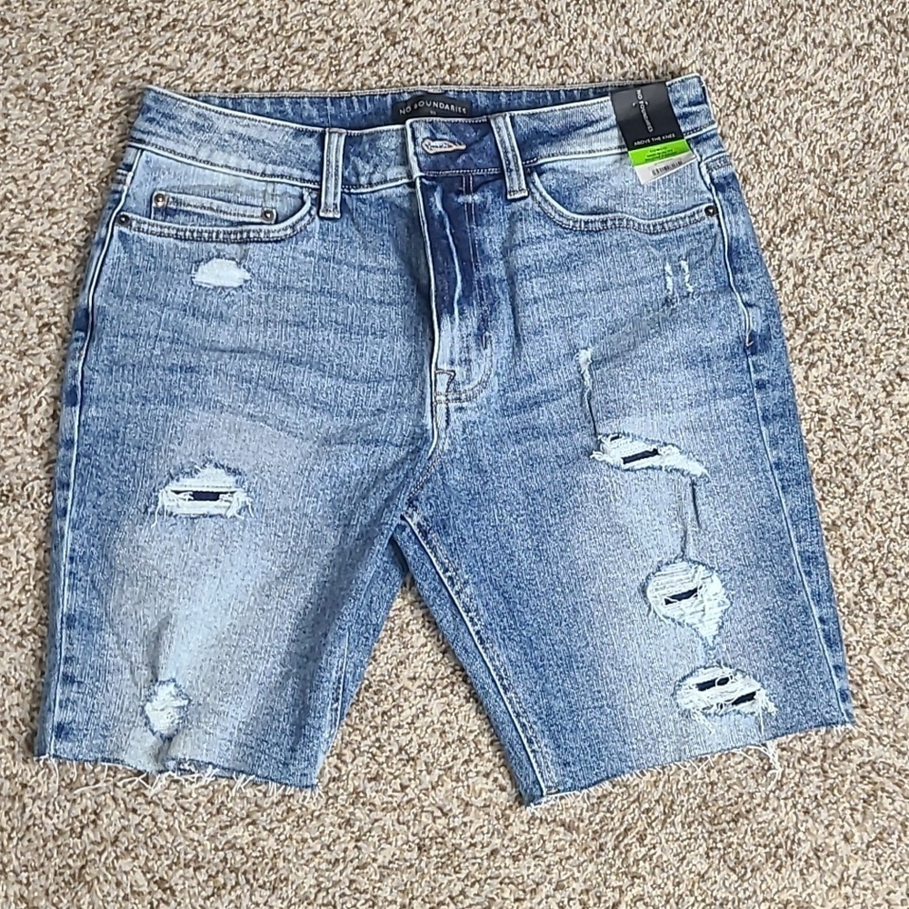 No Boundries Bermuda Shorts